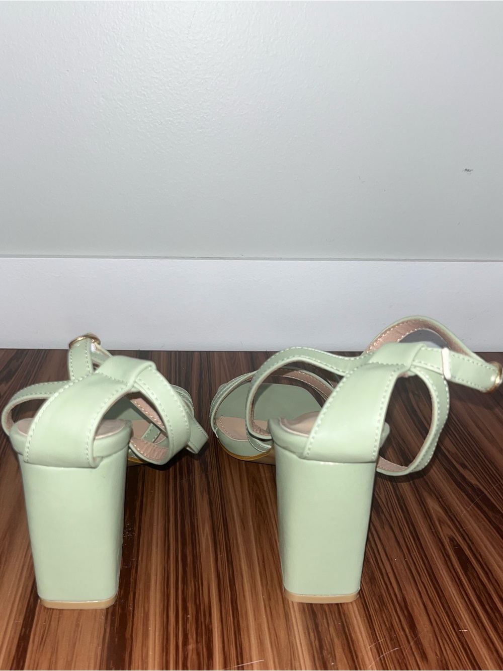 Women’s Strappy Square-Toe Ankle Strap Sandals in Sage Green - Picture 4 of 5